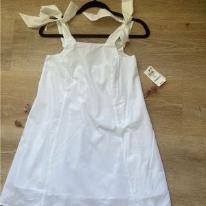 And now this white dress 🤍🤍🤍